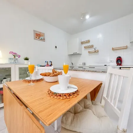 Helios - 500m To The By Lanzarote Appartamento *